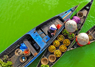 Mercado flotante en Tailandia