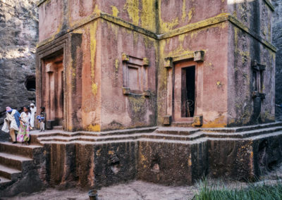 iglesias-cortadas-roca-ortodoxa-antigua-famosa-del-lalibela-etiopía