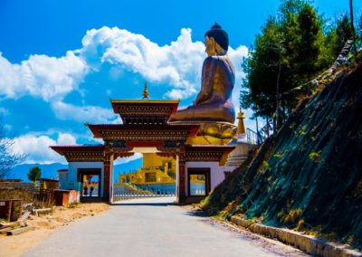 estatua-de-buda-en-thimpu-bhutan_31923-4